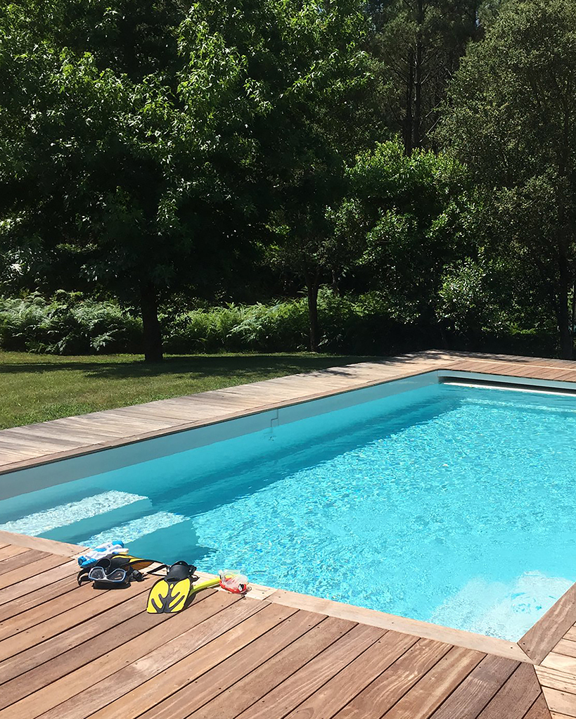 Aménagement paysager autour d’une piscine